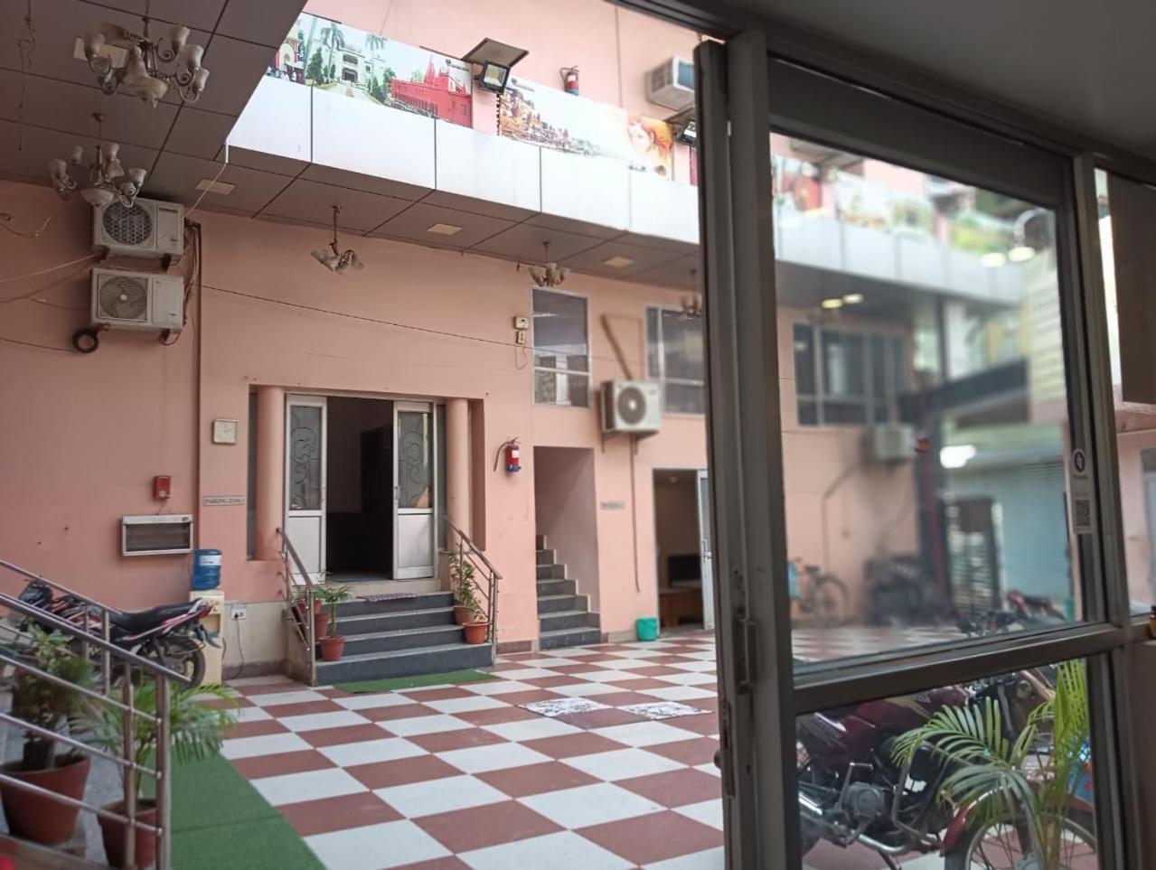 Shree Krishna Hotel Inn Varanasi Eksteriør bilde